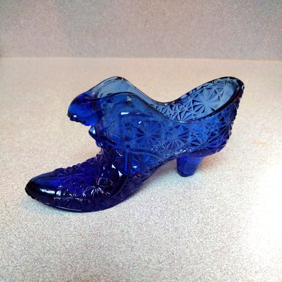 Fenton Other - Vintage 1970's Fenton Daisy & Button Cat's Head Slipper Cobalt Blue